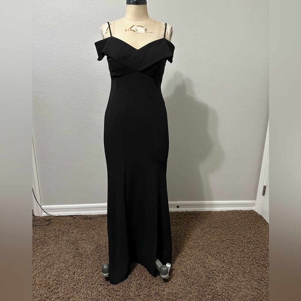 MORGAN & Co. Black off the shoulder gown with slit. Prom Black Tie Formal. EUC.